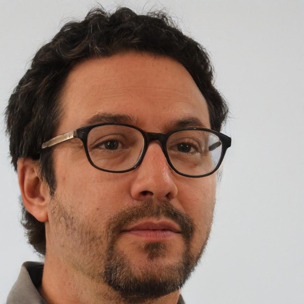 Andrés Villanueva, Director de Educación Financiera de ziraxylovax